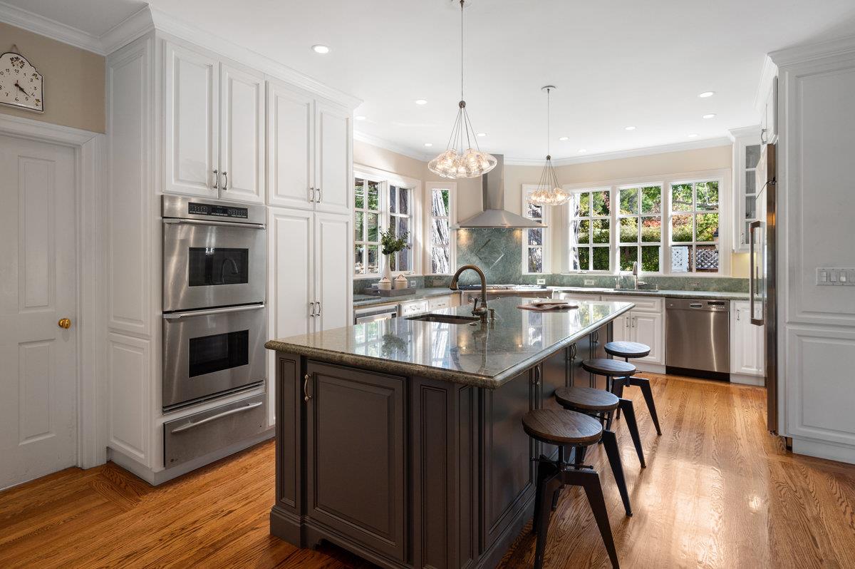 539 Edgewood Road San Mateo, CA 94402 - Photo 18 of 68 Gallery Image 18