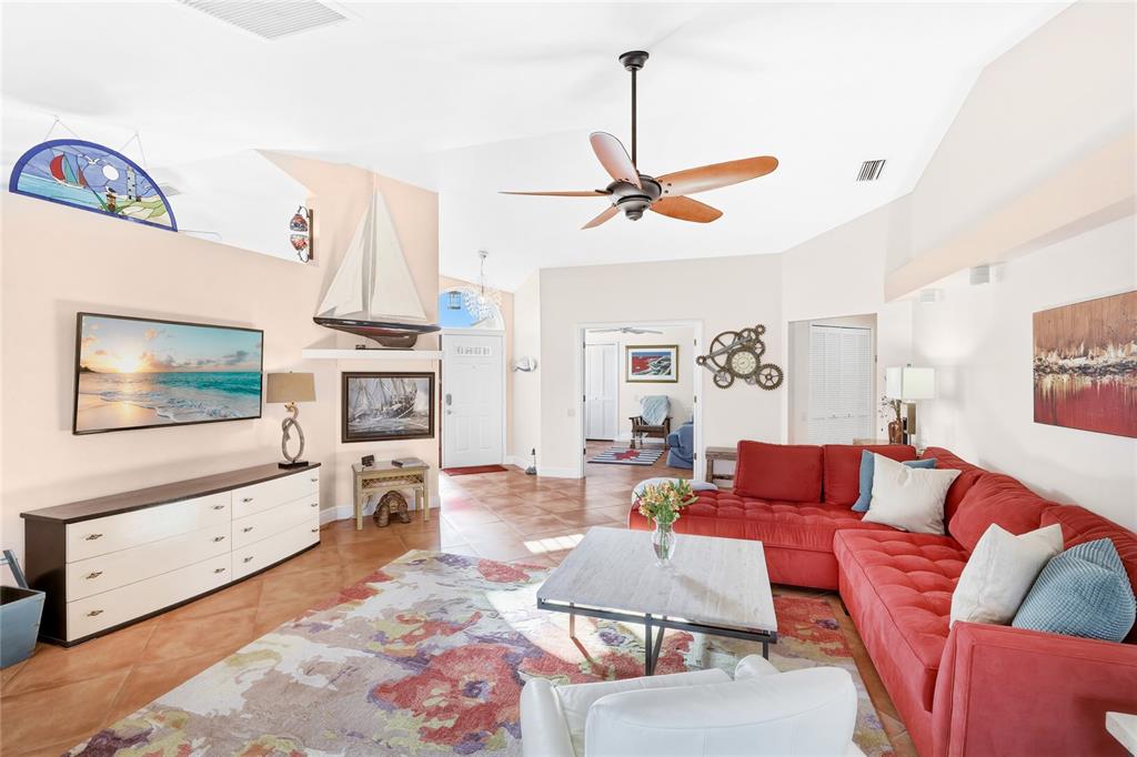 288 Woods Point Road Osprey, FL 34229 - Photo 9 of 44 Gallery Image 9