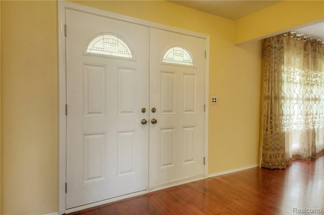 3 Foyer.jpg
