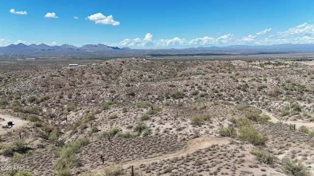 a view of a sky from a yard