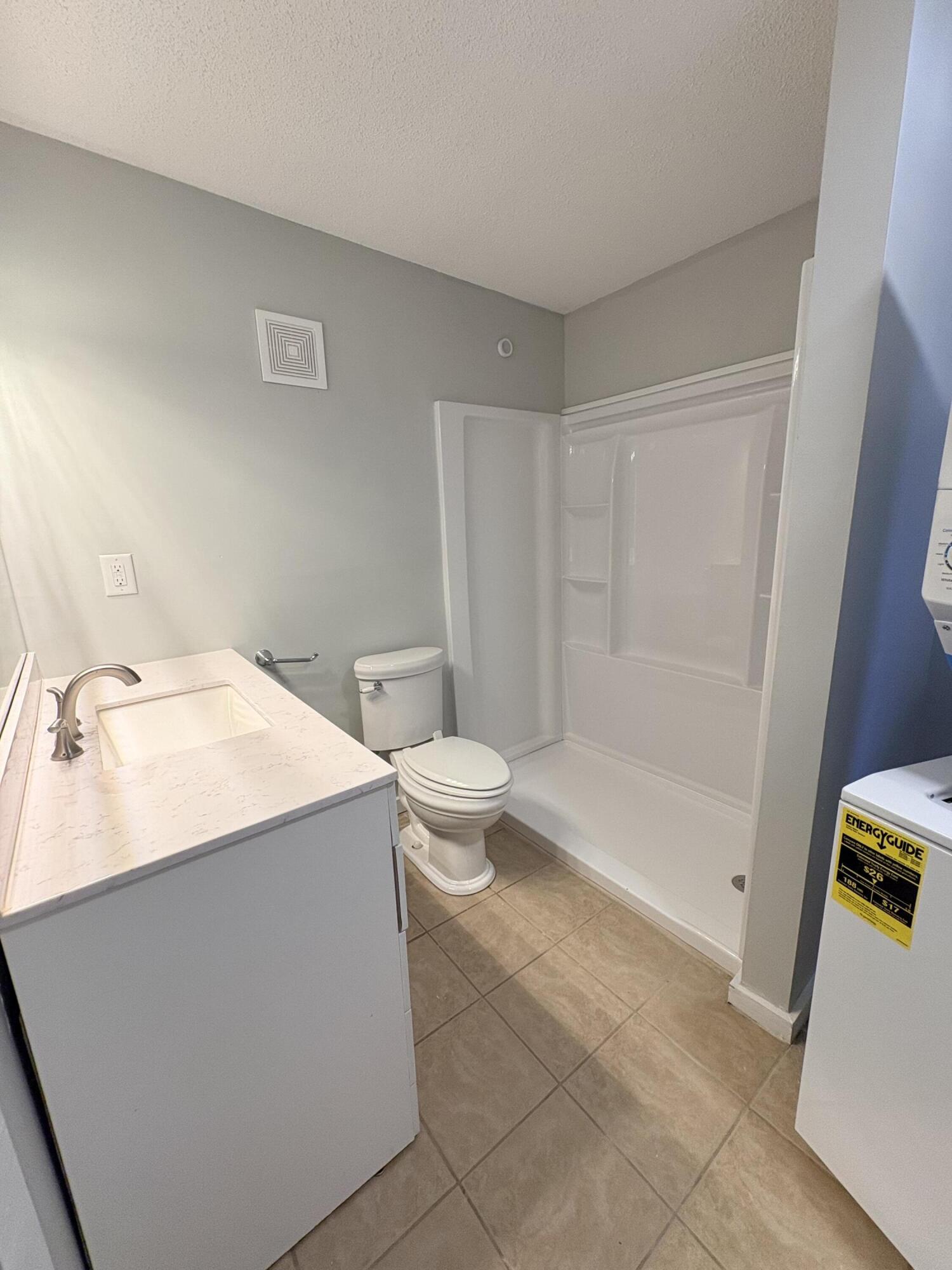 128 Logan Street, Unit A Charleston, SC 29401 - Photo 10 of 12 IMG_0970