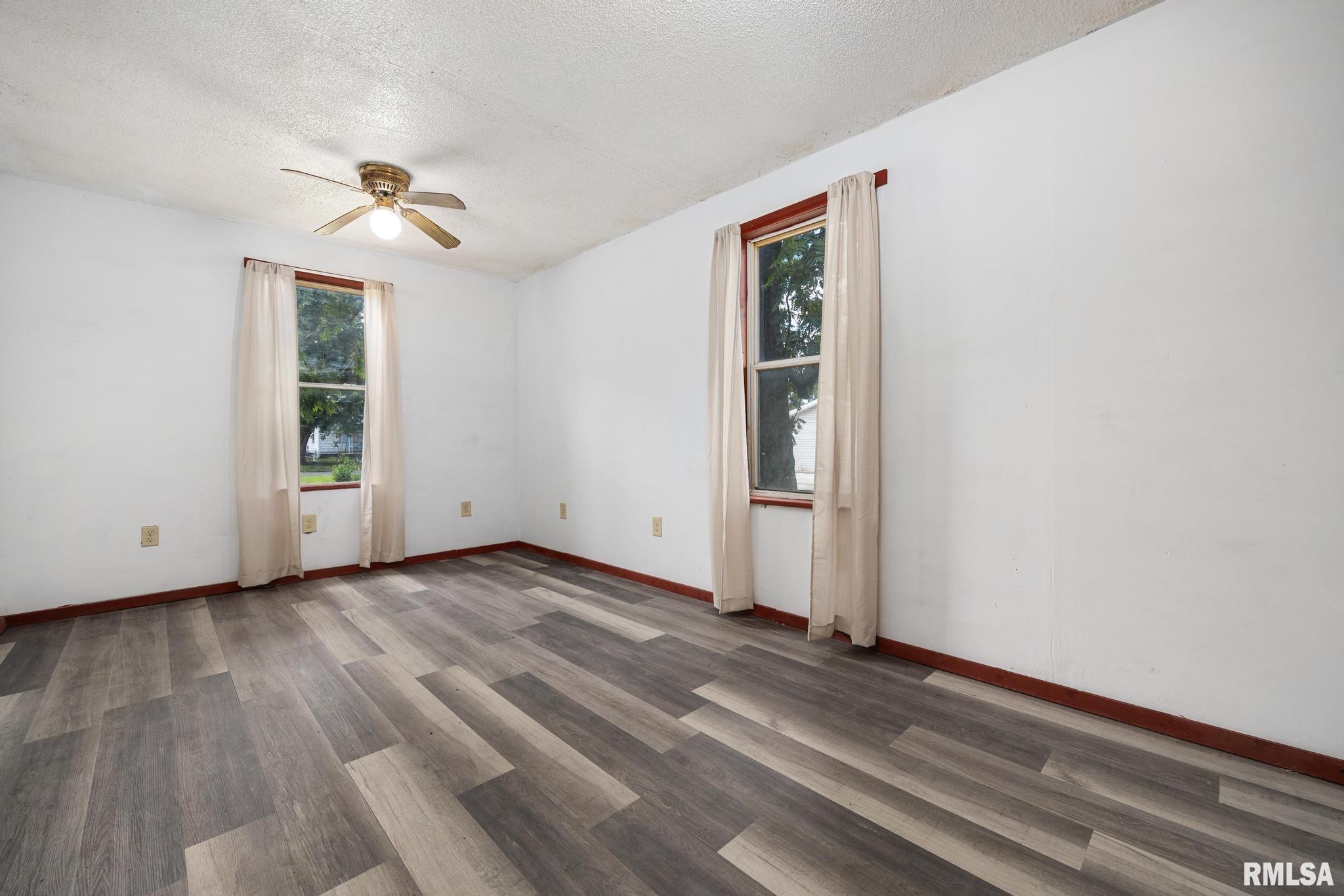 1908 American Street Pekin, IL 61554 - Photo 7 of 23