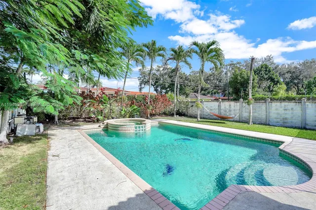 $5,300 | 5781 Southwest 25th Street, Miami, FL 33155