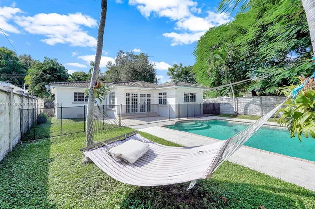 $5,300 | 5781 Southwest 25th Street, Miami, FL 33155