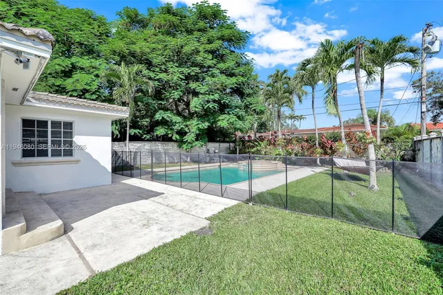 $5,300 | 5781 Southwest 25th Street, Miami, FL 33155