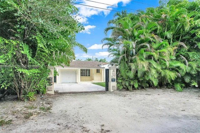 $5,300 | 5781 Southwest 25th Street, Miami, FL 33155