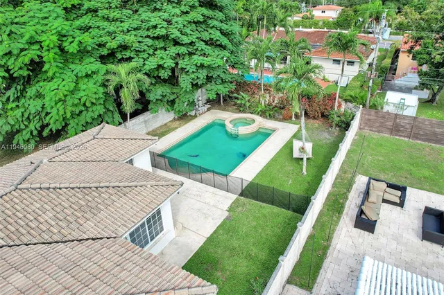 $5,300 | 5781 Southwest 25th Street, Miami, FL 33155