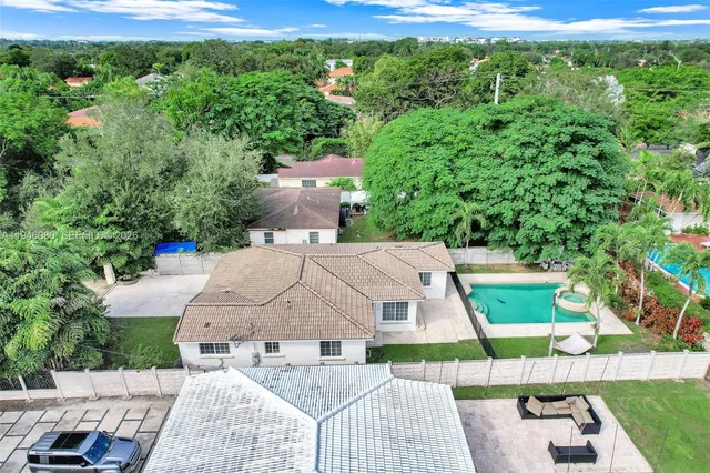 $5,300 | 5781 Southwest 25th Street, Miami, FL 33155