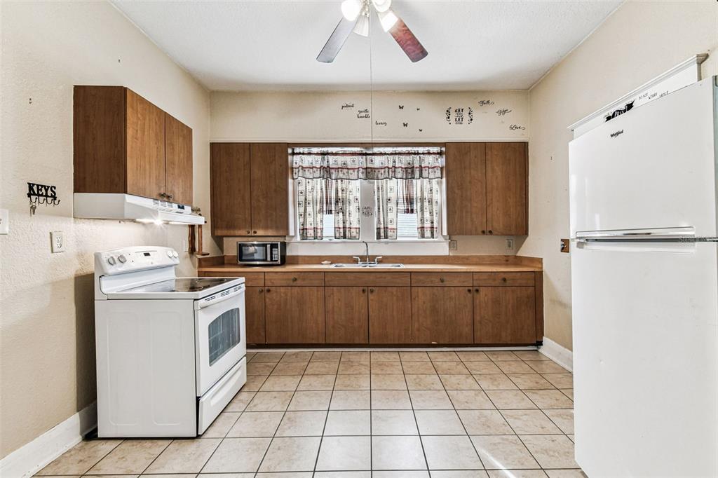 1808 North Tampania Avenue Tampa, FL 33607 - Photo 17 of 26