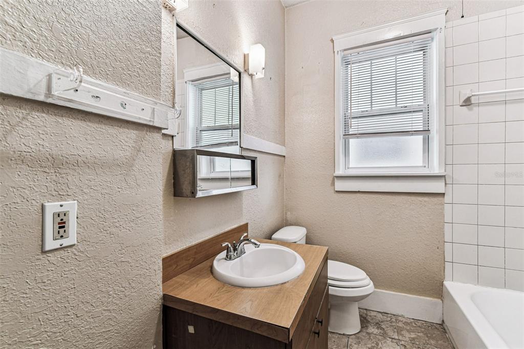 1808 North Tampania Avenue Tampa, FL 33607 - Photo 9 of 26