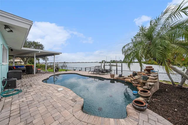 $1,199,994 | 5694 Oakhurst Drive, Seminole, FL 33772