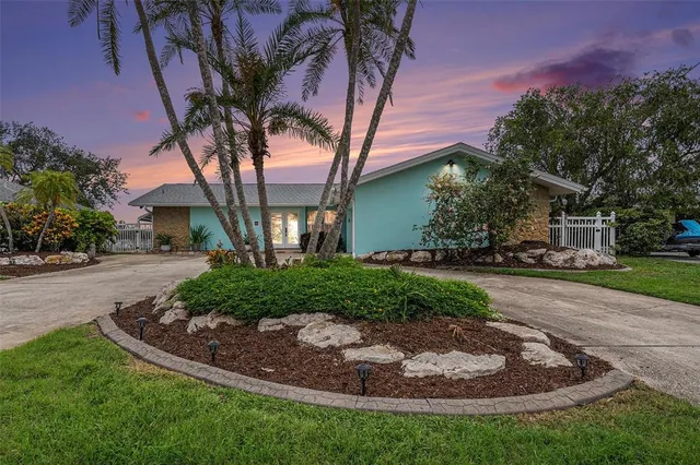 $1,199,994 | 5694 Oakhurst Drive, Seminole, FL 33772