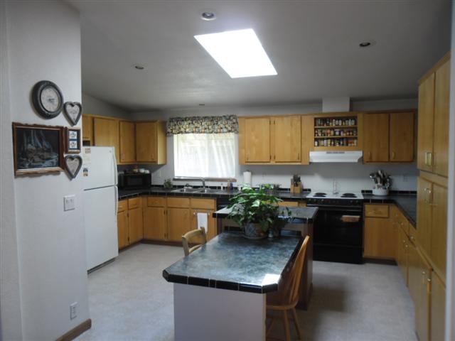 4556 Furzee Road Clayton, WA 99110 - Photo 3 of 9