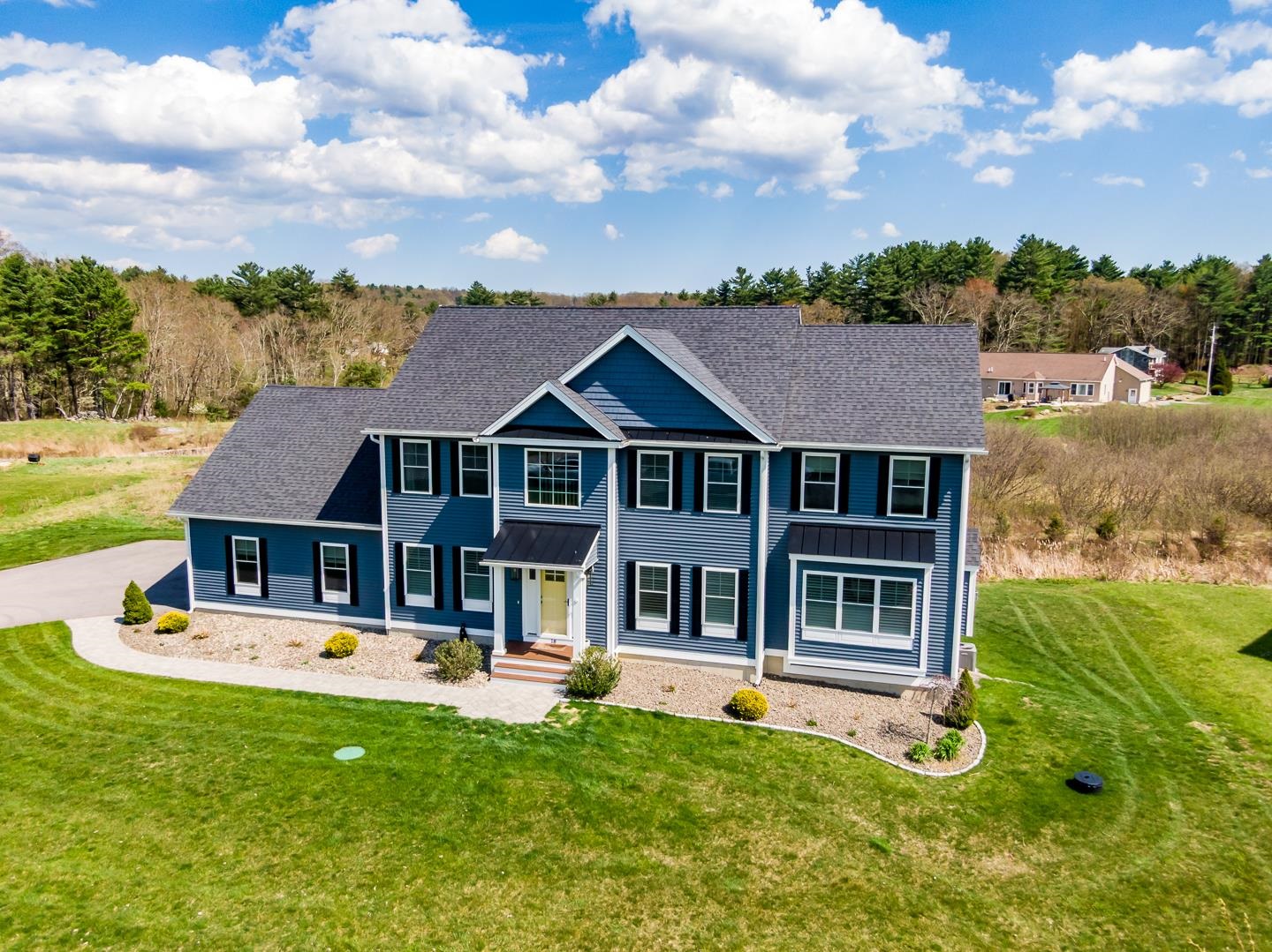 18 Caymus Ridge Salem, NH 03079 - Photo 4 of 46