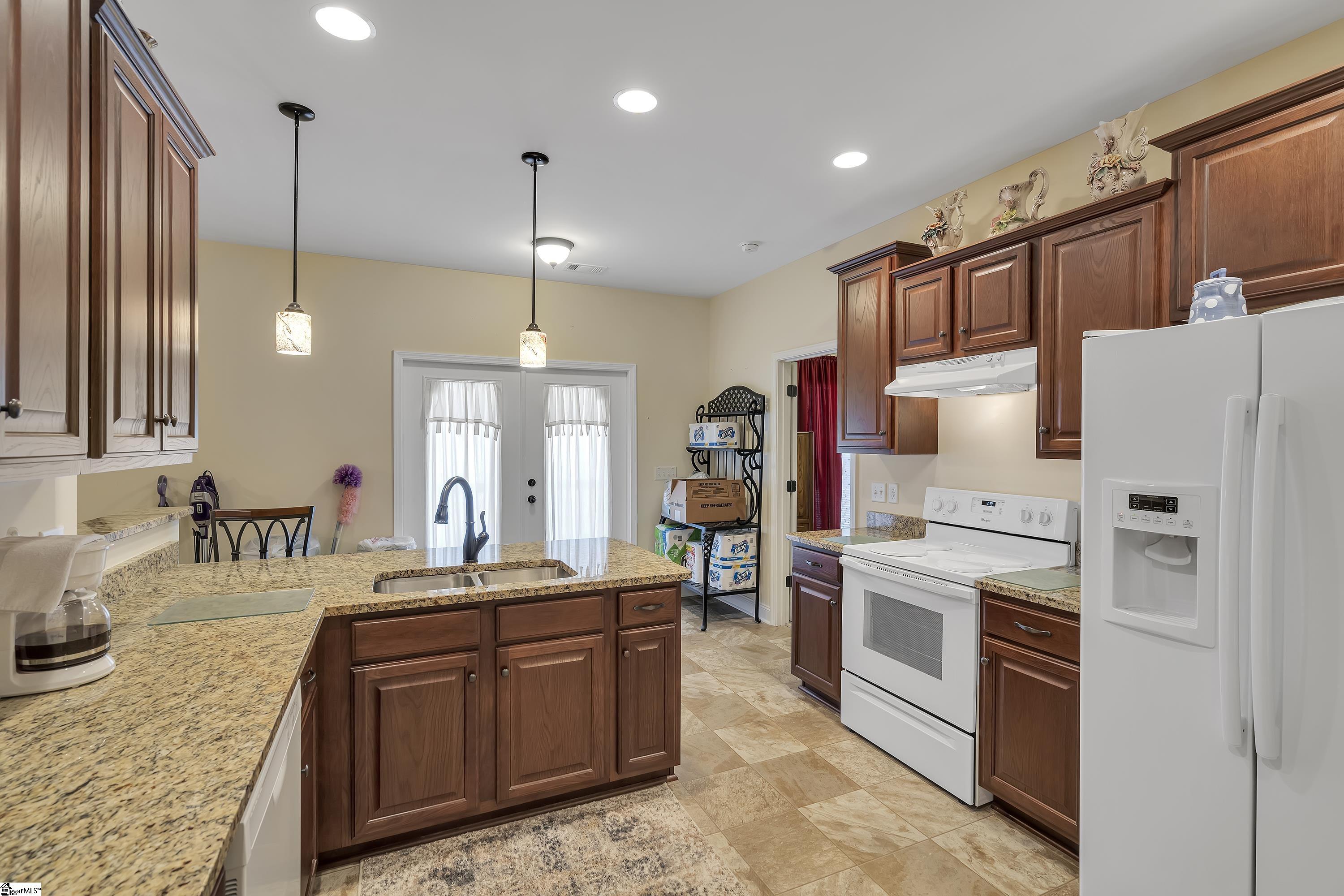 213 Garren Road Easley, SC 29640 - Photo 5 of 29