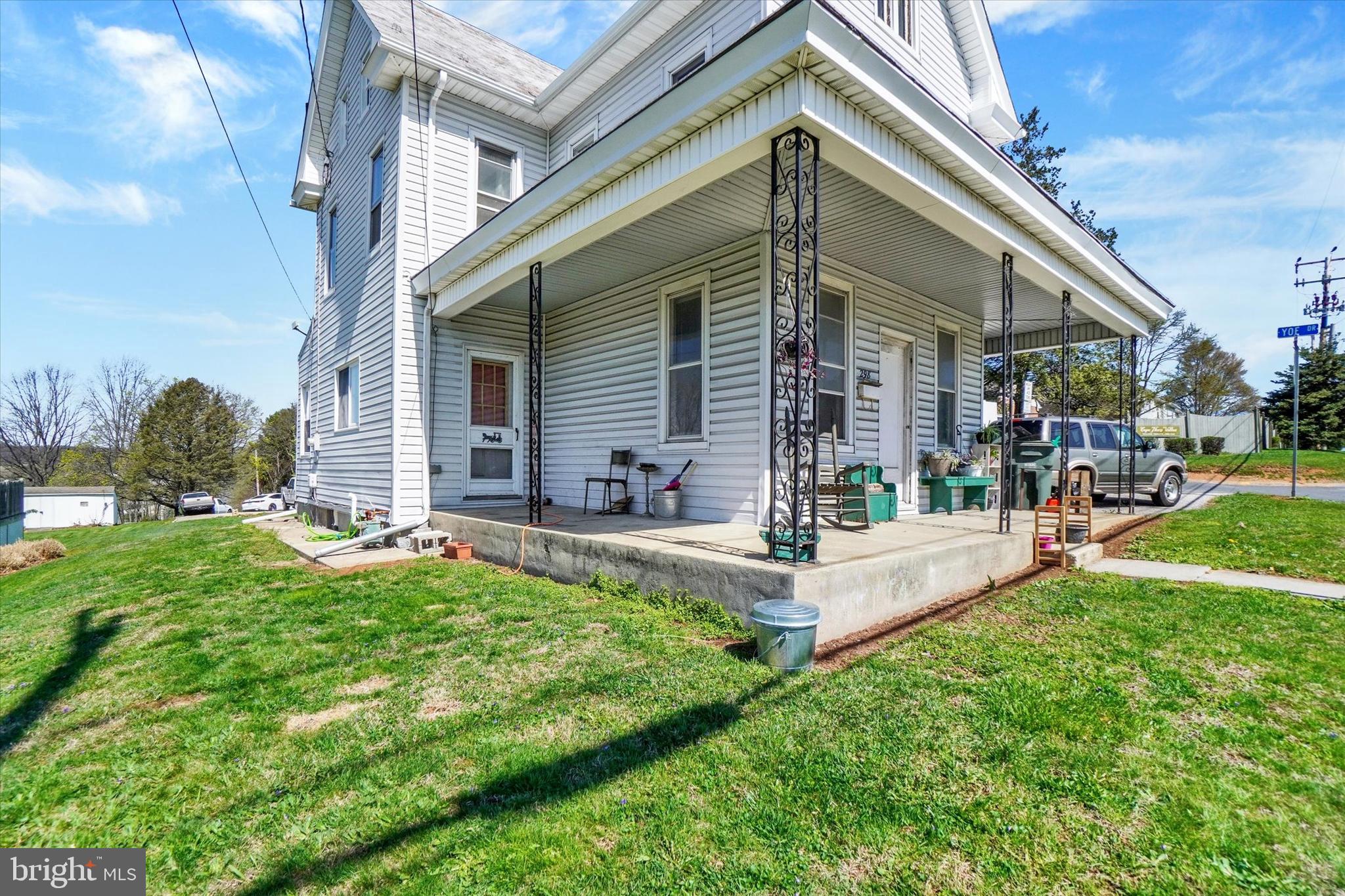 298 North Main Street Yoe, PA 17313 - Photo 2 of 26