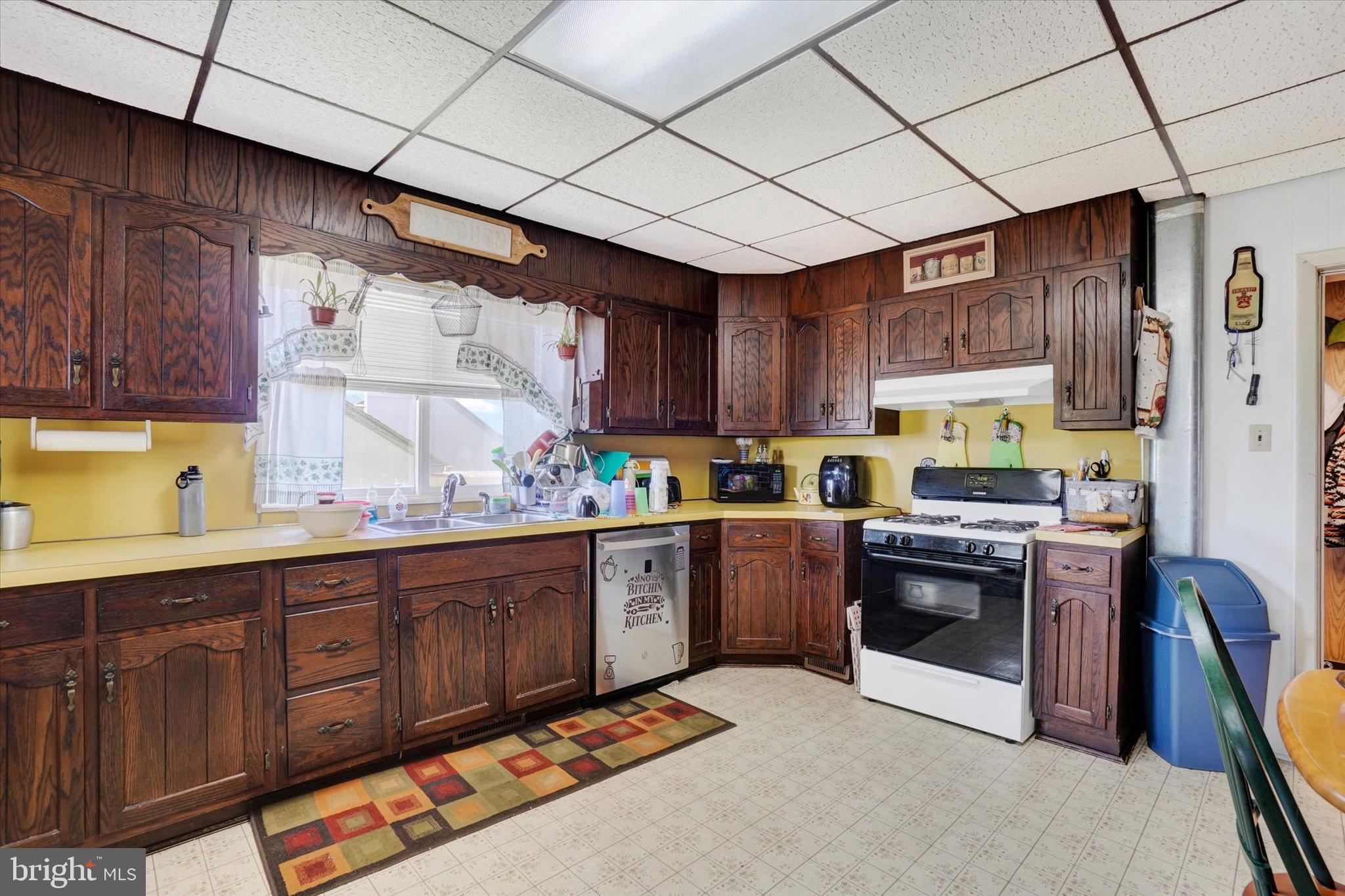 298 North Main Street Yoe, PA 17313 - Photo 6 of 26