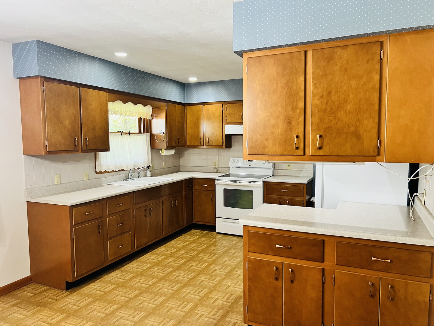 204 Beech Street Normal, IL 61761 - Photo 11 of 45 Gallery Image 11