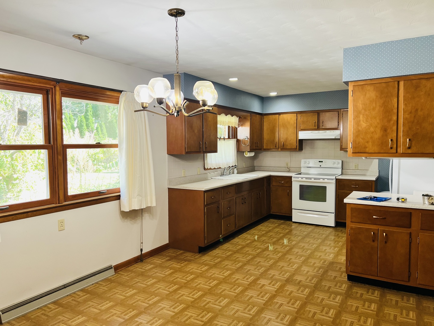 204 Beech Street Normal, IL 61761 - Photo 9 of 45 Gallery Image 9