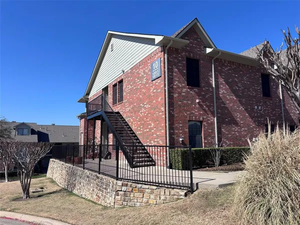 $299,900 | 1815 Signal Ridge Place, Rockwall, TX 75032