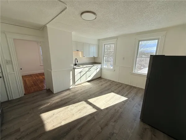 $1,600 | 251 Transit Street, Unit 2R, Woonsocket, RI 02895