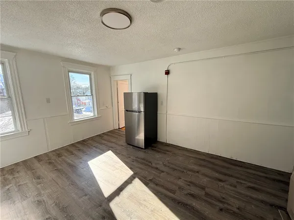 $1,600 | 251 Transit Street, Unit 2R, Woonsocket, RI 02895
