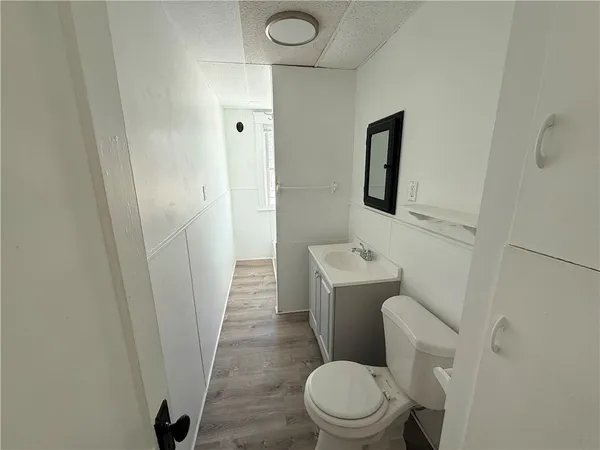 $1,600 | 251 Transit Street, Unit 2R, Woonsocket, RI 02895