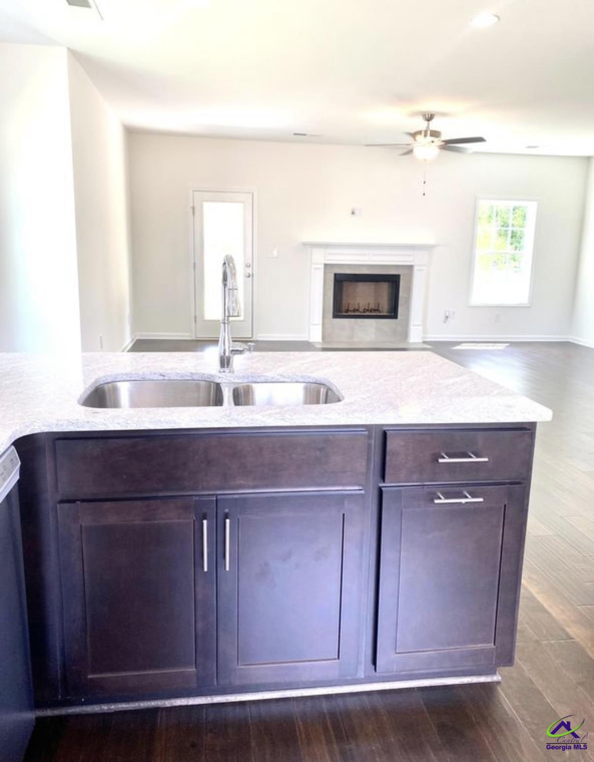 123 West River Cane Run Perry, GA 31069 - Photo 8 of 21 a bathroom with a sink and a mirror
