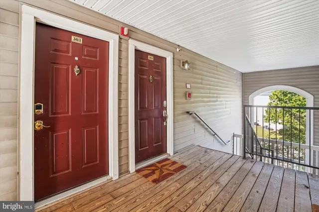 a view of front door deck