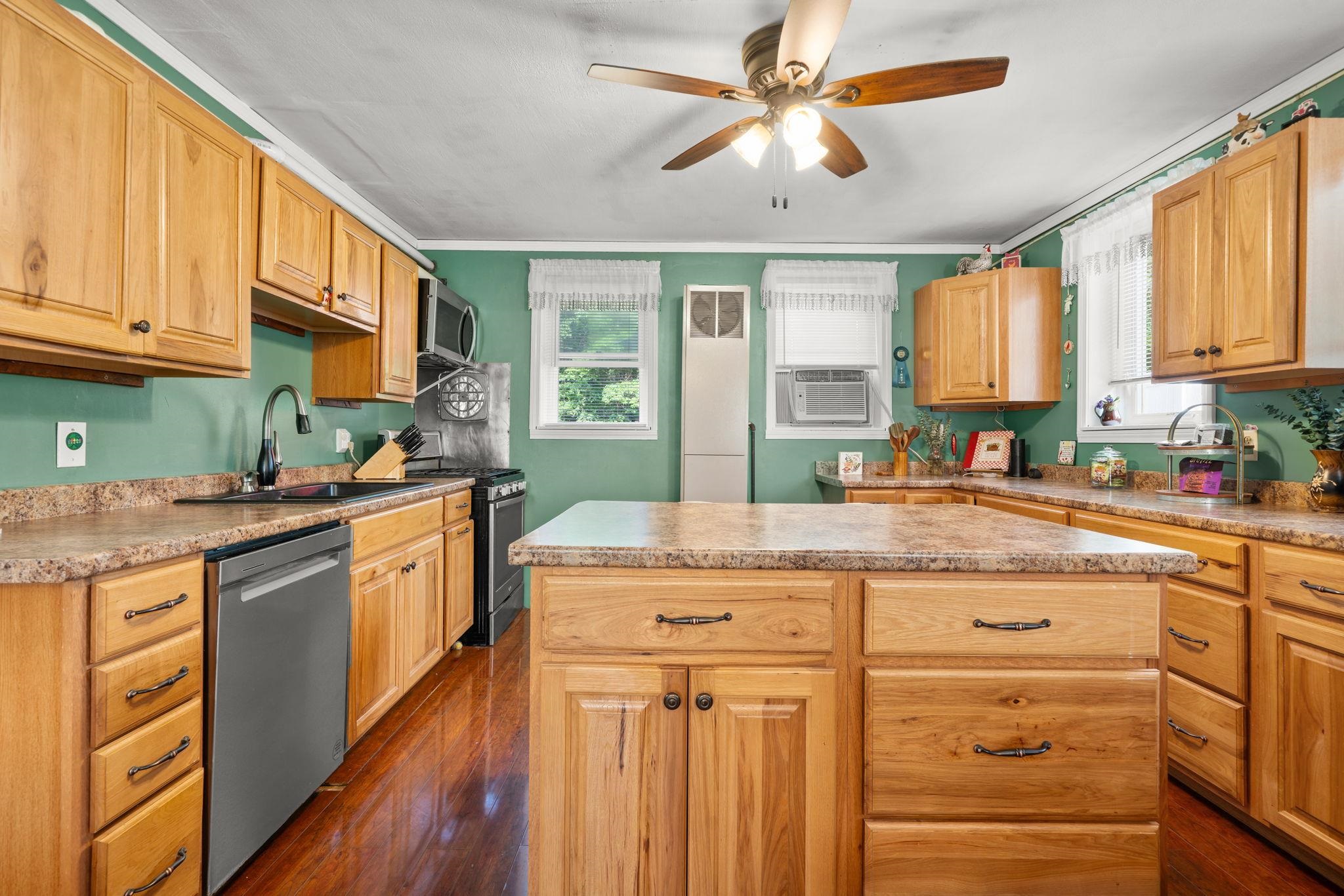 111 Shepard Home Road Chester, NH 03036 - Photo 6 of 37
