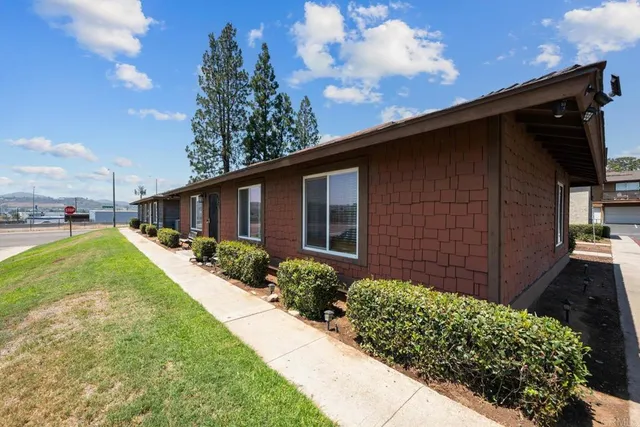 $479,999 | 321 Sun Court, El Cajon, CA 92021