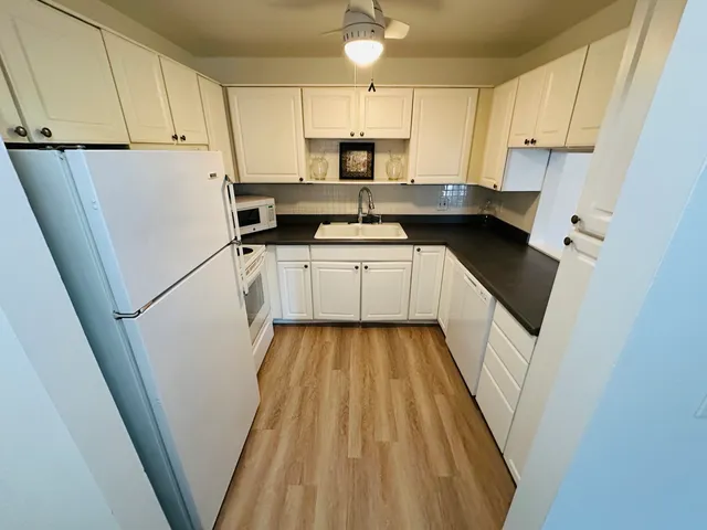 $220,000 | 803 Brook Drive, Unit 5, Streamwood, IL 60107