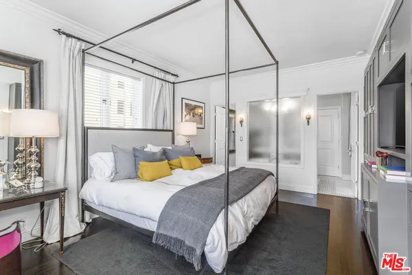 $9,995 | 1424 North Crescent Heights Boulevard, Unit 51, West Hollywood, CA 90046