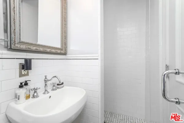 $9,995 | 1424 North Crescent Heights Boulevard, Unit 51, West Hollywood, CA 90046