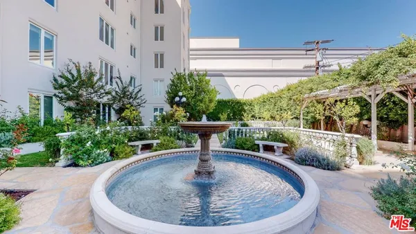 $9,995 | 1424 North Crescent Heights Boulevard, Unit 51, West Hollywood, CA 90046