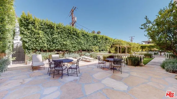 $9,995 | 1424 North Crescent Heights Boulevard, Unit 51, West Hollywood, CA 90046
