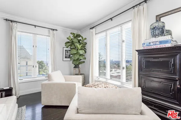 $9,995 | 1424 North Crescent Heights Boulevard, Unit 51, West Hollywood, CA 90046