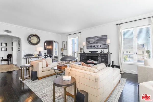 $9,995 | 1424 North Crescent Heights Boulevard, Unit 51, West Hollywood, CA 90046