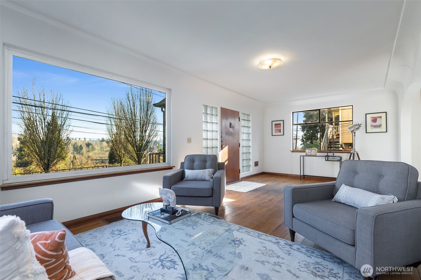 1323 Sturgus Avenue South Seattle, WA 98144 - Photo 4 of 22