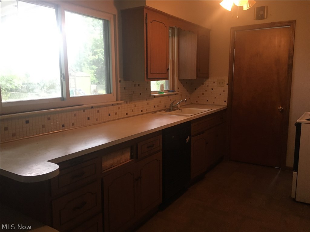 8772 Lynnhaven Road Parma Heights, OH 44130 - Photo 6 of 17