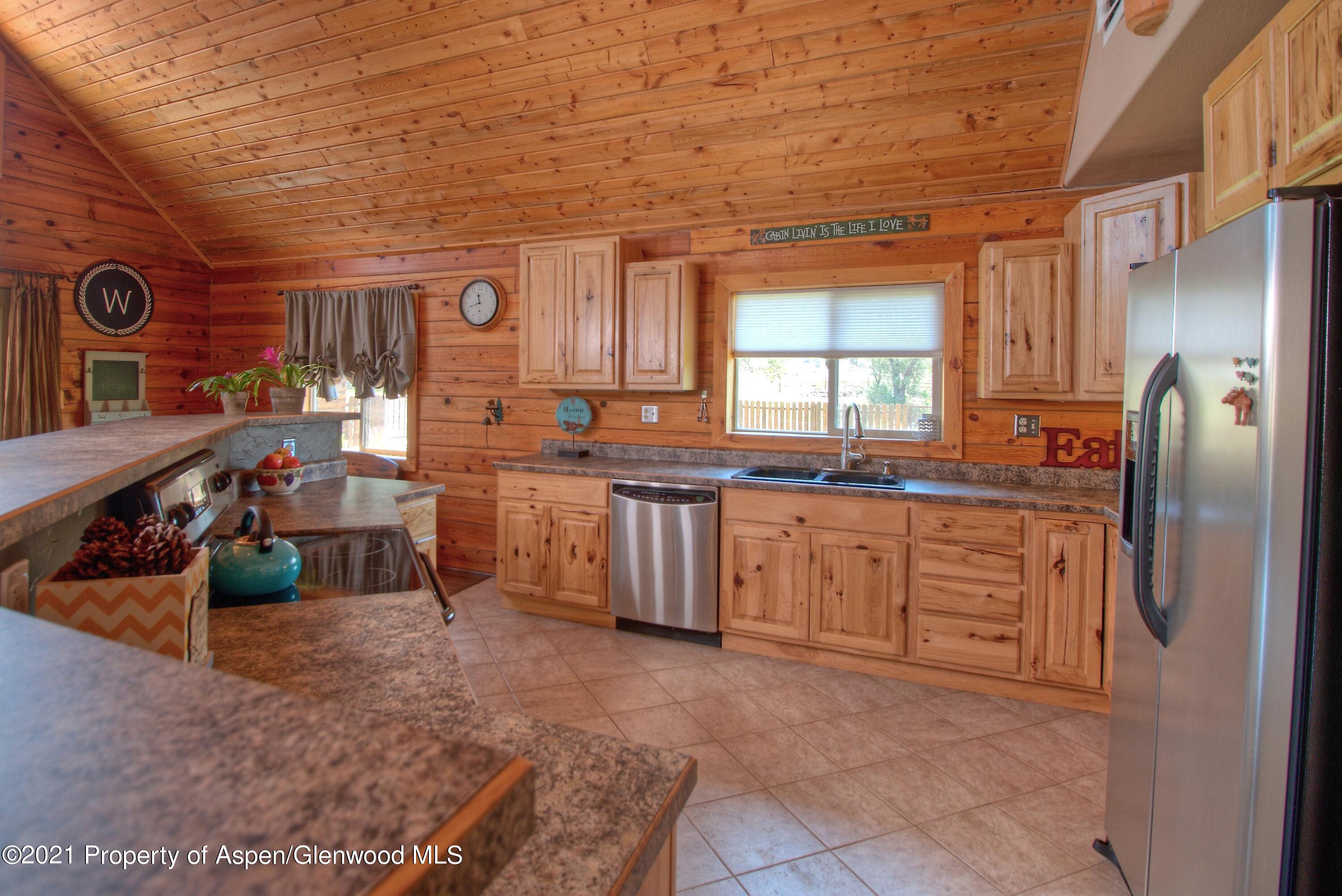 2168 45 1/2 Road De Beque, CO 81630 - Photo 7 of 33 26 (2)
