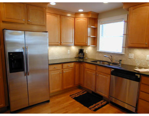 2 Newland Road, Unit 2 Arlington, MA 02474 - Photo 3 of 9 Gallery Image 3