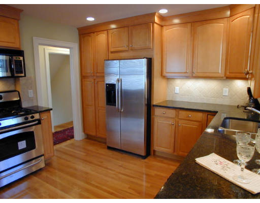 2 Newland Road, Unit 2 Arlington, MA 02474 - Photo 4 of 9 Gallery Image 4