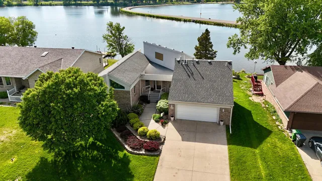 $629,000 | 1976 Bay Street, Worthington, MN 56187