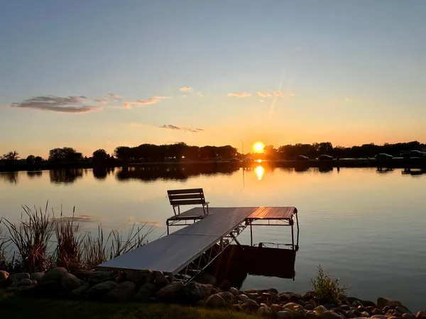 $629,000 | 1976 Bay Street, Worthington, MN 56187