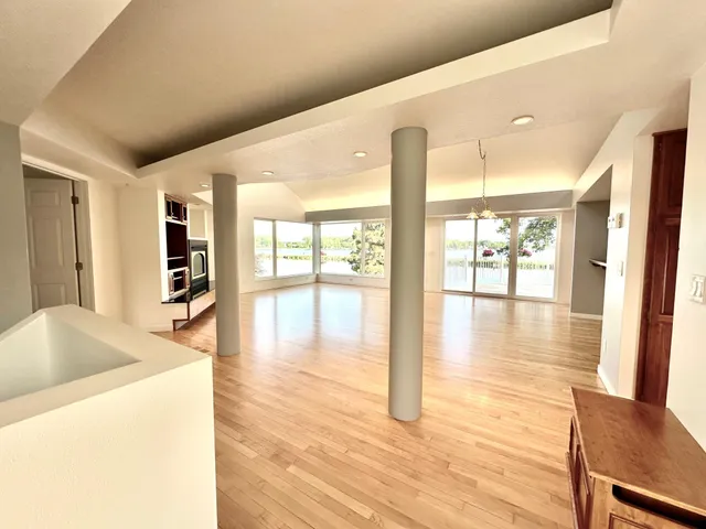 $629,000 | 1976 Bay Street, Worthington, MN 56187