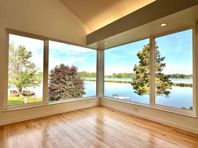 $629,000 | 1976 Bay Street, Worthington, MN 56187