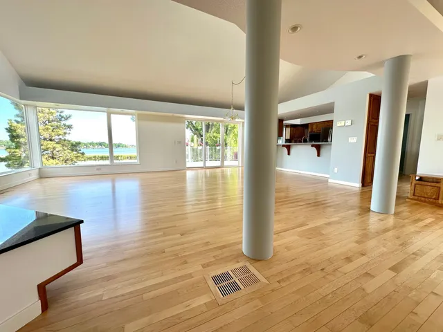 $629,000 | 1976 Bay Street, Worthington, MN 56187