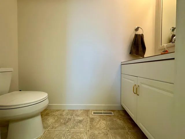 $629,000 | 1976 Bay Street, Worthington, MN 56187