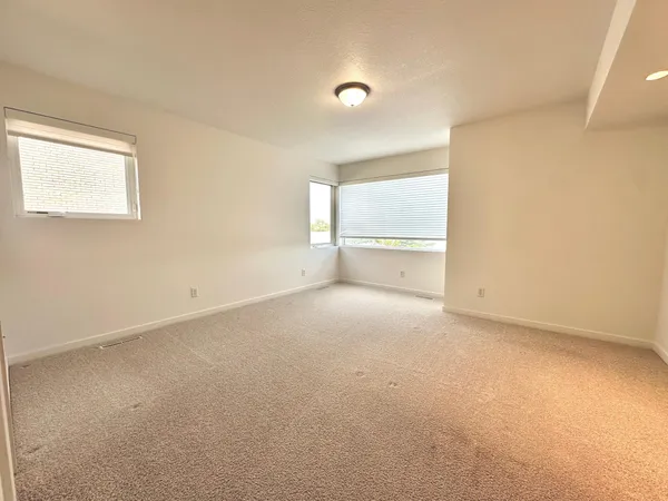 $629,000 | 1976 Bay Street, Worthington, MN 56187